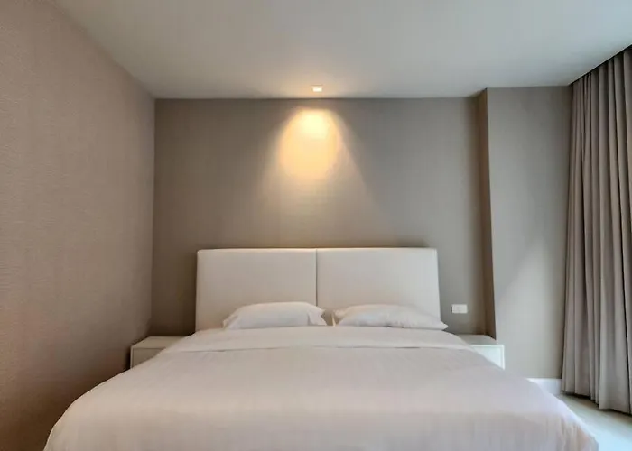 - Sukhumvit Soi 5 Bts Nana- Size 50m2 Bangkok