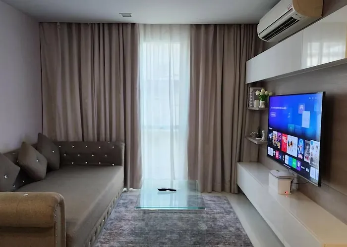 - Sukhumvit Soi 5 Bts Nana- Size 50m2 *